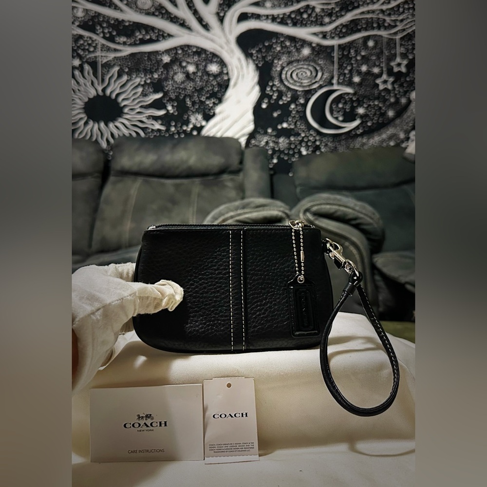 Vintage Y2K Coach clutch wallet Black soft Leather Wristlet with Silver Accents - Picture 5 of 13